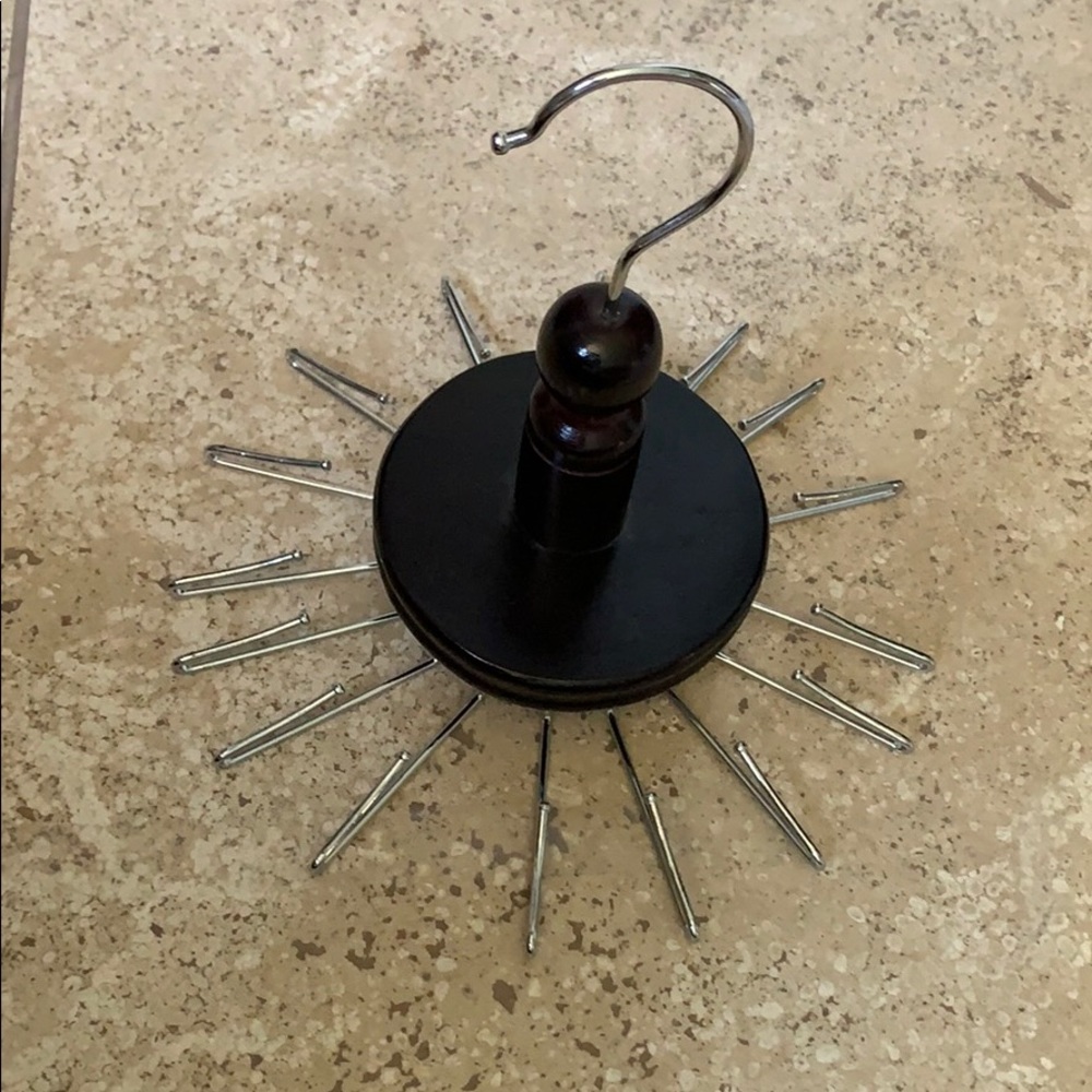 Closet Tie Hanger